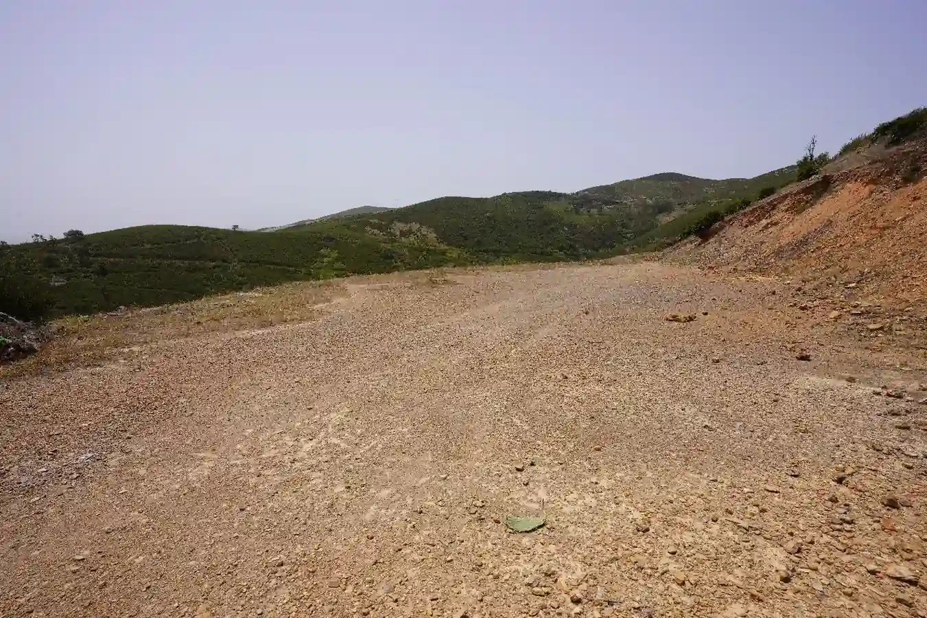 Un grand terrain dans la ville de Fnideq, à vendre, d'une superficie totale de 2