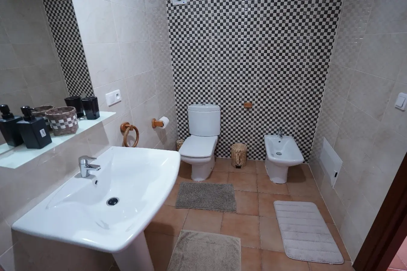 Appartement à Louer Résidence à kabila vista avec Piscine, Parking — 3 Chambres + Salon Climatisé