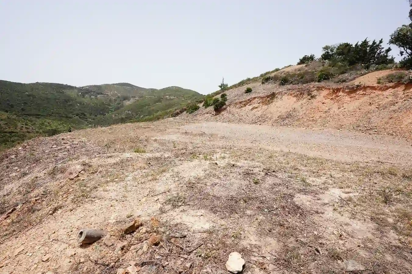 Un grand terrain dans la ville de Fnideq, à vendre, d'une superficie totale de 2