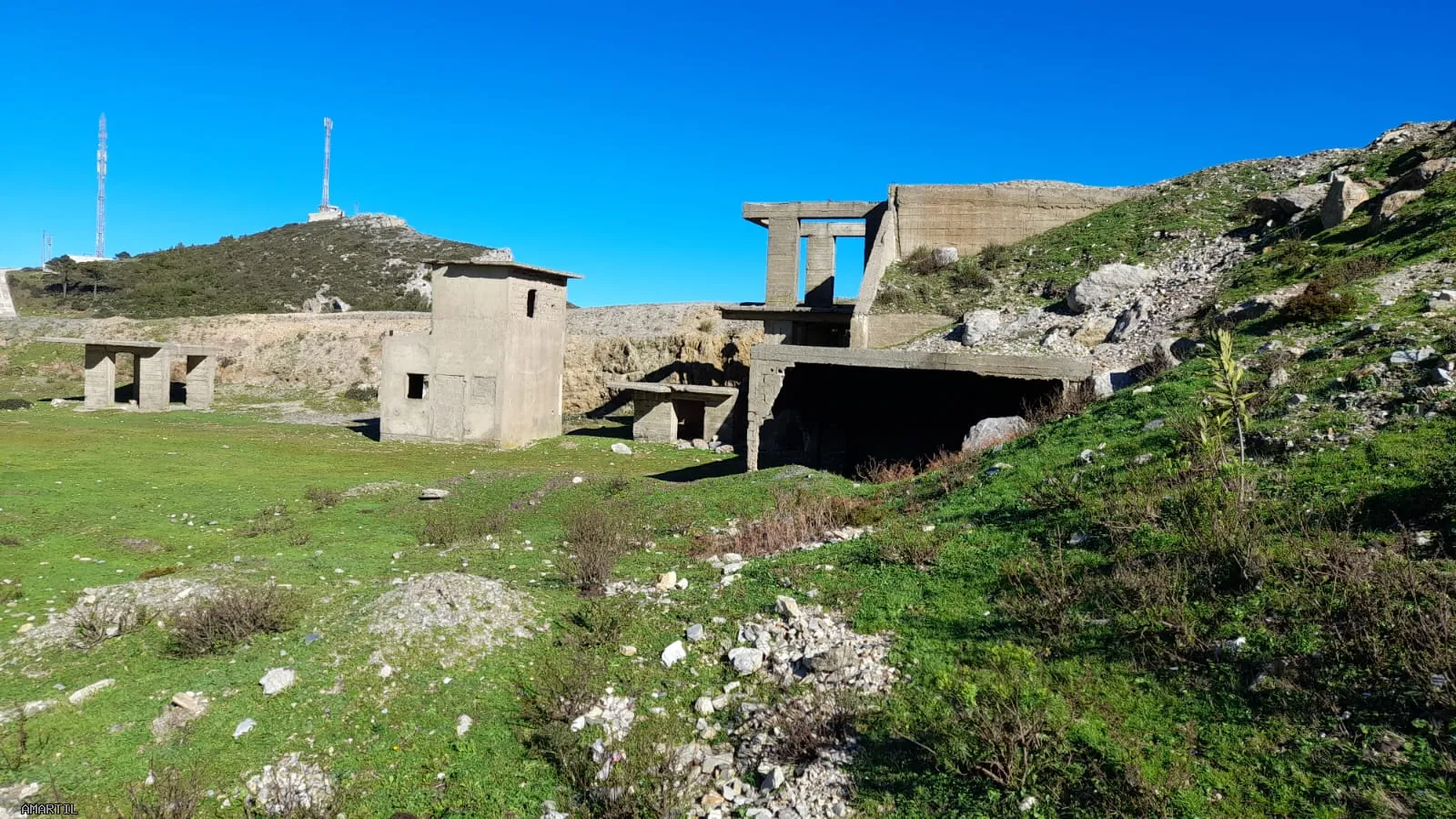 Terrain à vendre à Fnideq ville, portefeuille, d'une superficie de cinq hectares