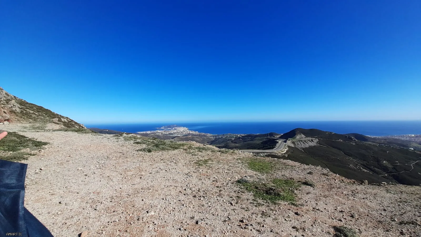 Terrain à vendre à Fnideq ville, portefeuille, d'une superficie de cinq hectares