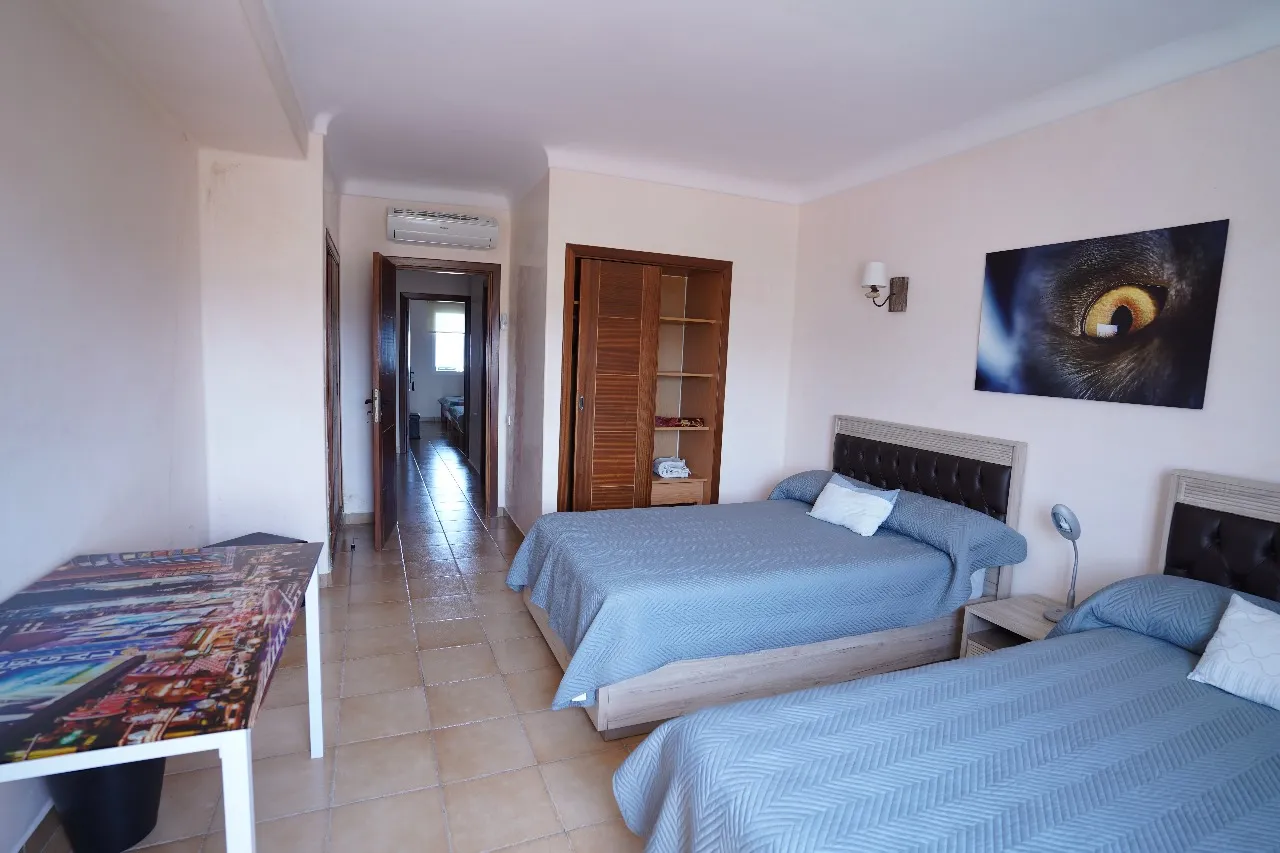 Appartement à Louer Résidence à kabila vista avec Piscine, Parking — 3 Chambres + Salon Climatisé