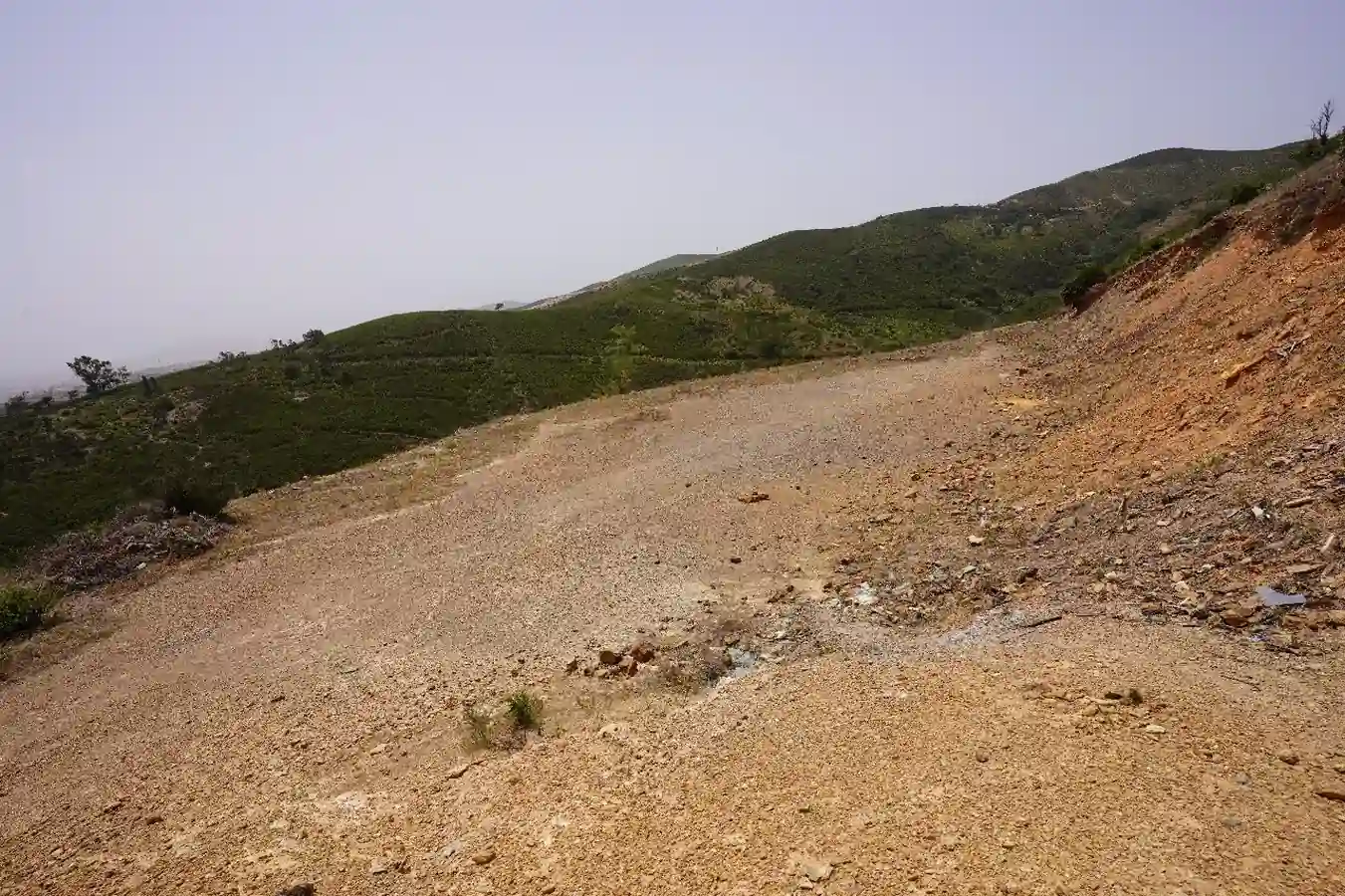 Un grand terrain dans la ville de Fnideq, à v...