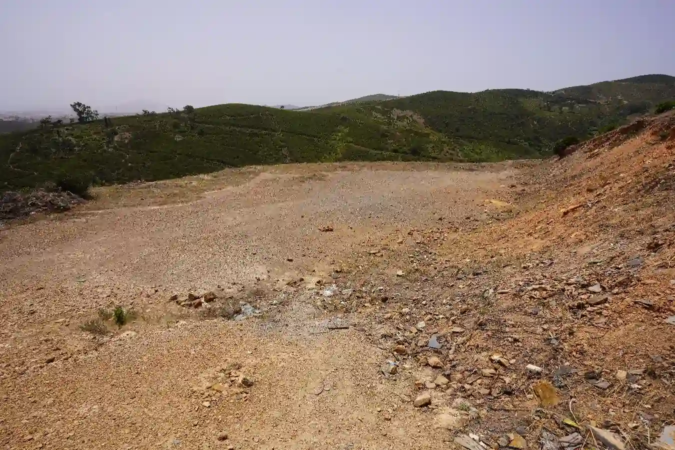 Un grand terrain dans la ville de Fnideq, à vendre, d'une superficie totale de 2