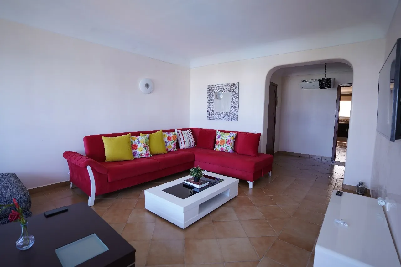 Appartement à Louer Résidence à kabila vista avec Piscine, Parking — 3 Chambres + Salon Climatisé